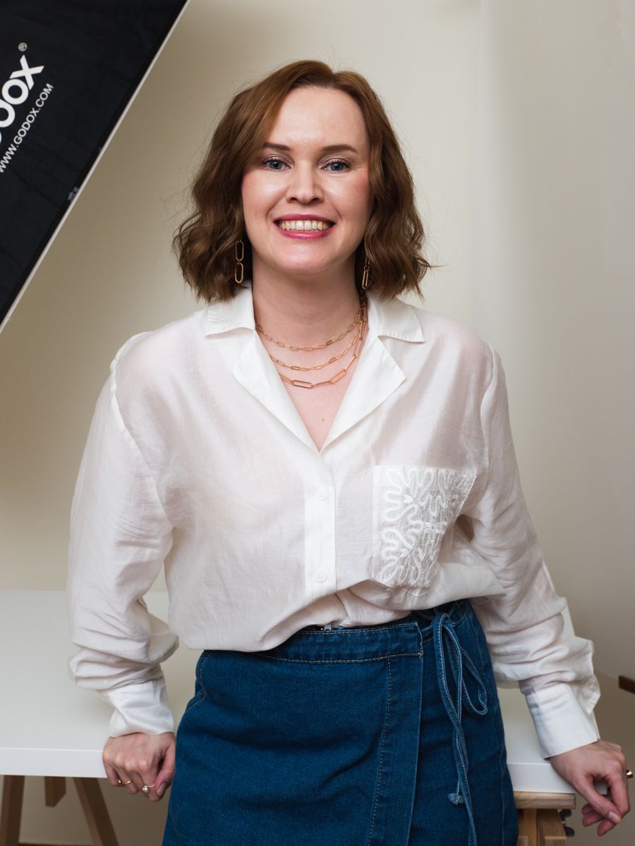 Dasha Romanova, commercial product photographer in Singapore, in her studio